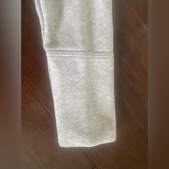 Puma sweatshirt size large - Picture 7 of 8